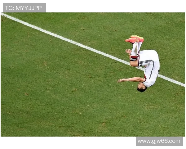 小孩足球明星展现舞蹈才华的精彩瞬间与动人图片合集